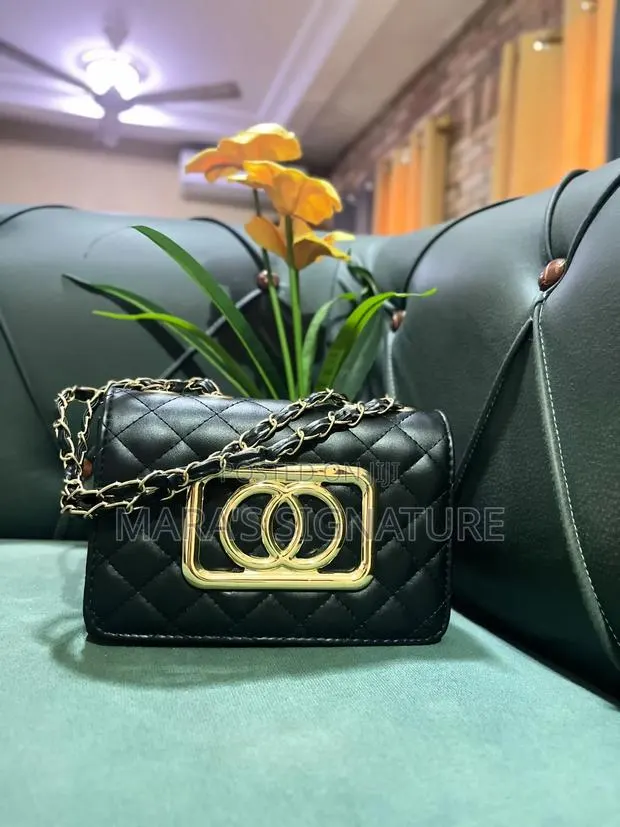 Chanel Inspired Quilted Chain Shoulder Bag · Photo 1