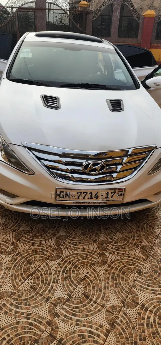 Hyundai Sonata GLS Sedan FWD (2.4L 4cyl 6A) 2013 White · Photo 1