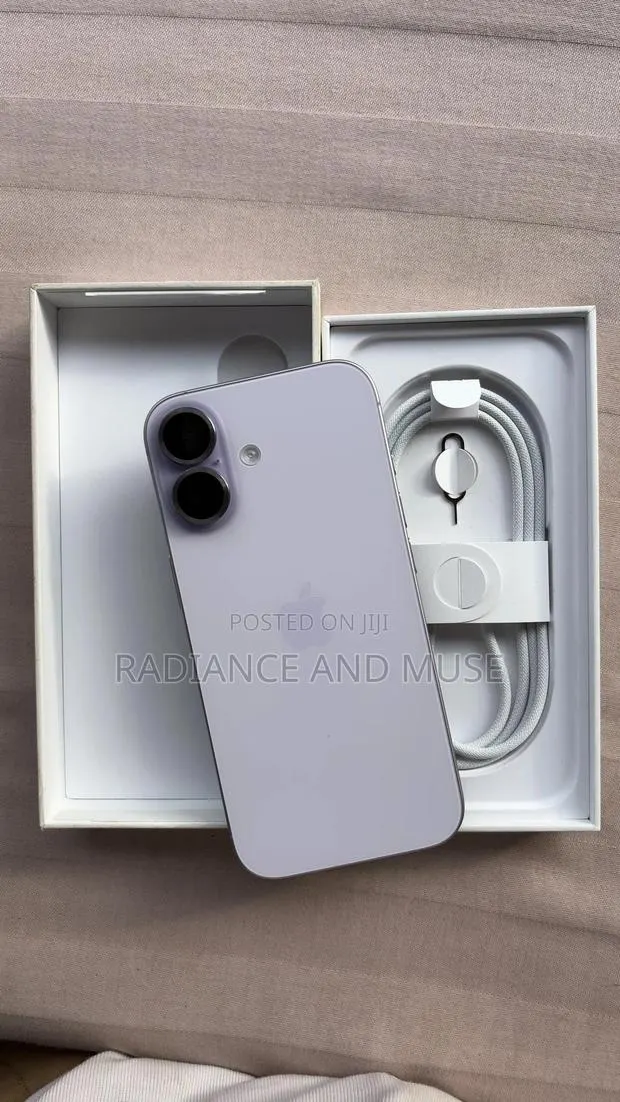 Apple iPhone 17 256 GB Purple · Photo 1
