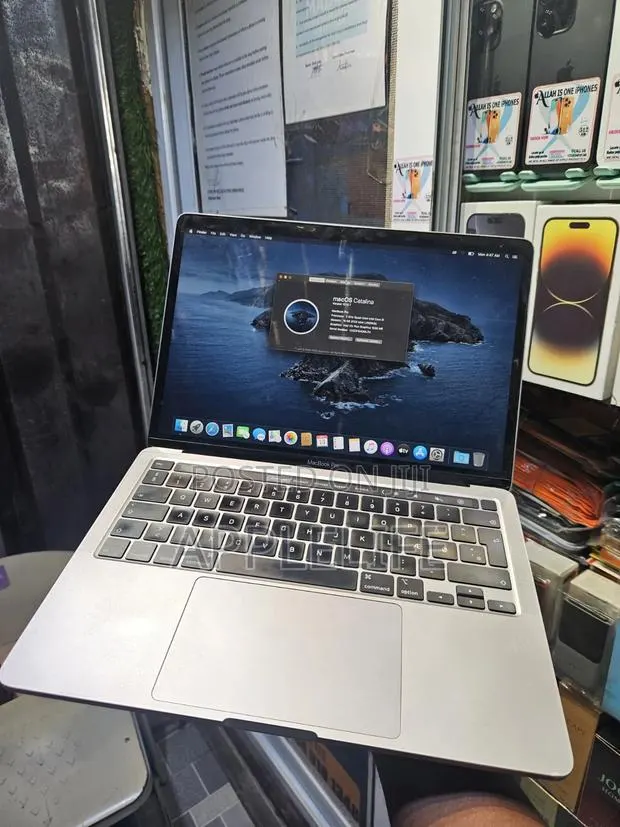 Laptop Apple MacBook Pro 2020 16GB Intel Core i5 SSD 512GB · Photo 1