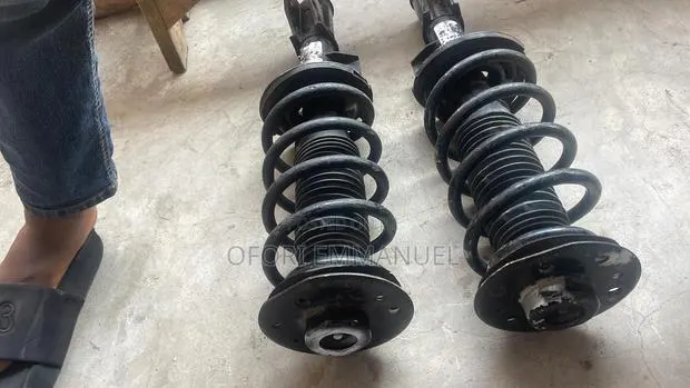 Equinox / GMC 2010 Front Shocks · Photo 1