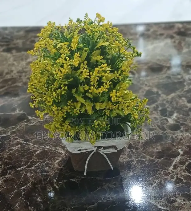 Dining Table Flower · Photo 1