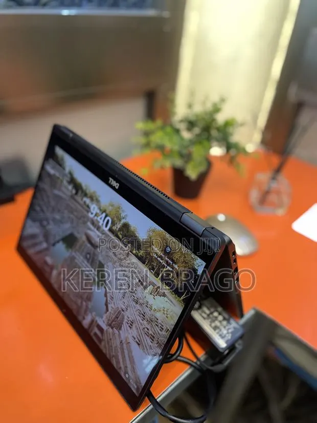 New Laptop Dell Latitude 7390 8GB Intel Core i5 eMMC 256GB · Photo 1