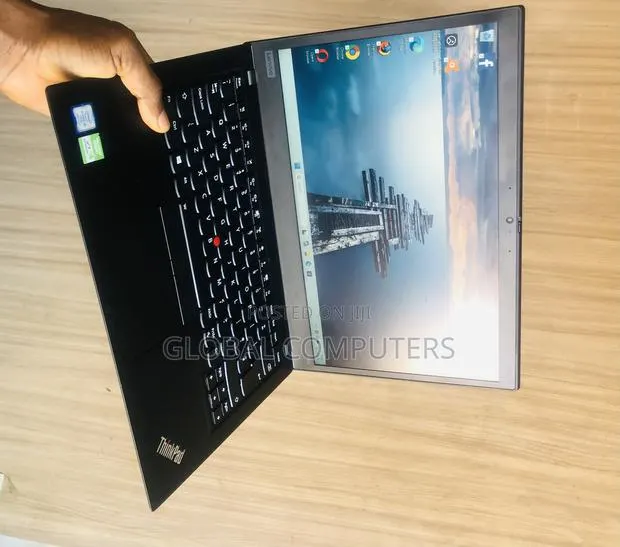 Laptop Lenovo ThinkPad T490s 16GB Intel Core i5 SSD 256GB · Photo 1