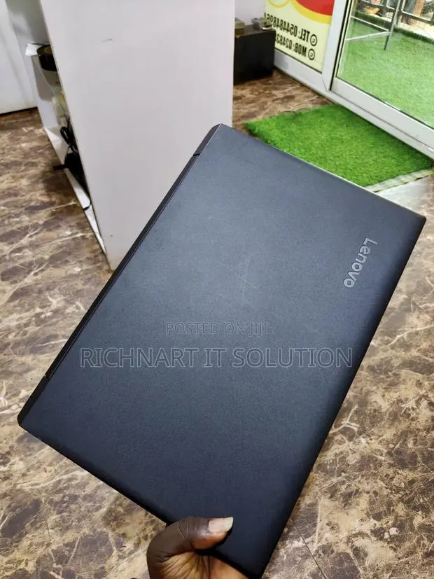 Laptop Lenovo V110 4GB Intel Core i5 SSD 128GB · Photo 1