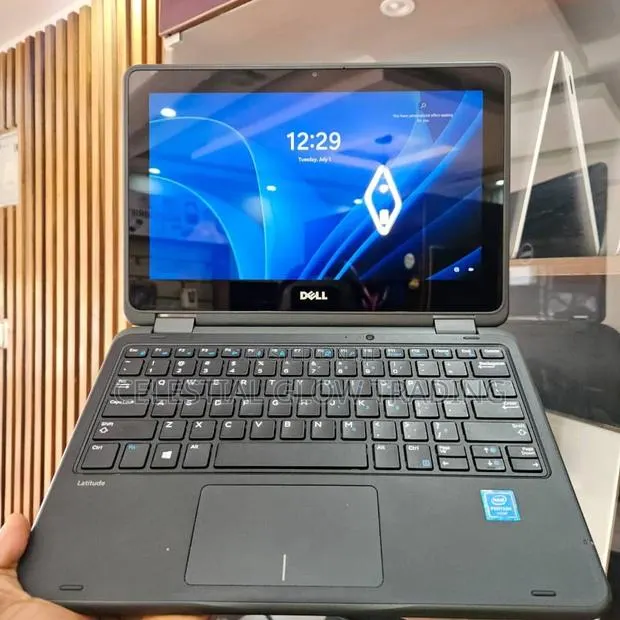 Laptop Dell Latitude 3190 8GB Intel Core i5 SSD 128GB · Photo 1
