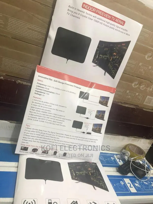 Crystal Clear Thin Flat Indoor Antenna · Photo 1