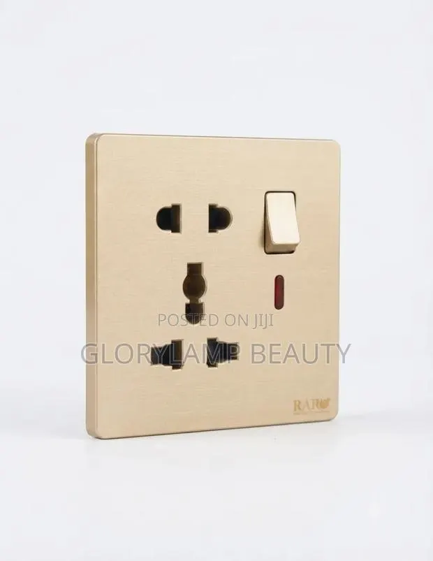 Universal Wall Socket With Switch, USB-A USB-C Charging Ports · Photo 2