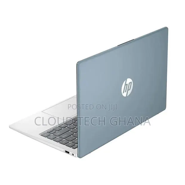 New Laptop HP 14-ep0063 8GB Intel Core i3 SSD 256GB · Photo 1