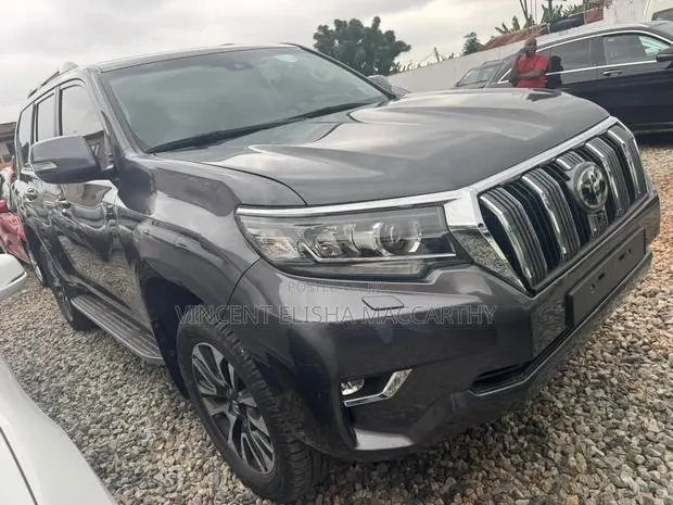 Toyota Land Cruiser Prado 2022 Black · Photo 1