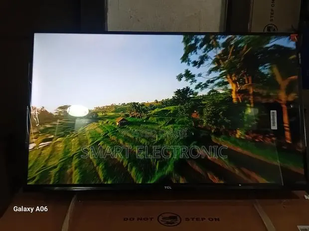 TCL 32” Smart Tv – Compact Entertainment Beast · Photo 1