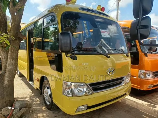 Hyundai County 2015 Yellow · Photo 1