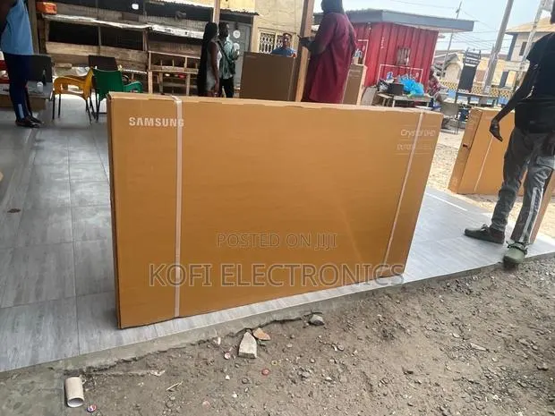 Samsung 65” Retroluxe Ultra Hd Timeless Vision Model · Photo 1