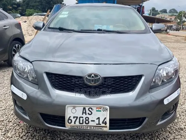Toyota Corolla LE 4dr Sedan (1.8L 4cyl 4A) 2010 Gray · Photo 1