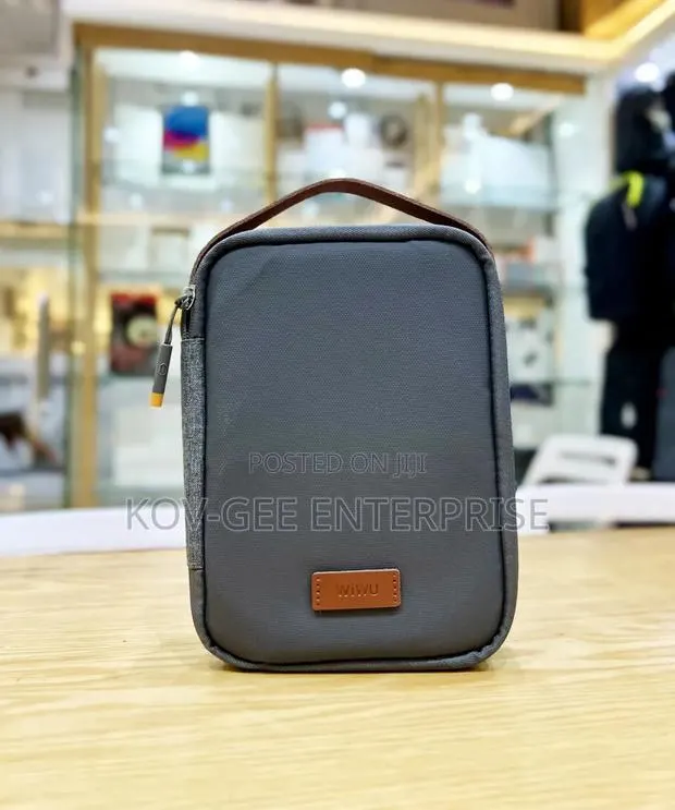 WiWU Travel Electronic Organizer Case Leather Portable Bag · Photo 1