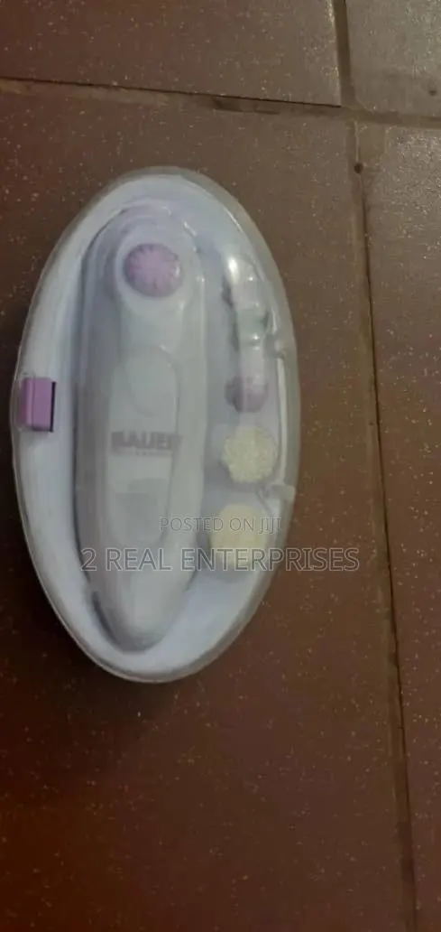 Bauer Professional Electric Manicure Pedicure Nail Care Set · Photo 1