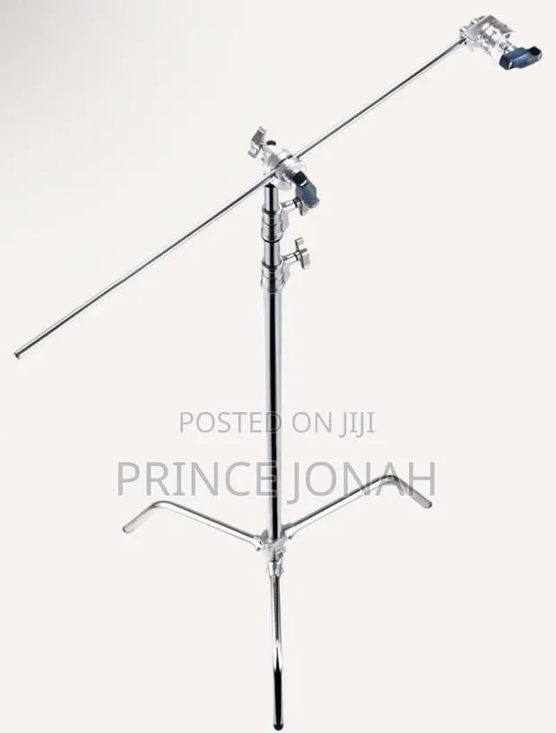 Rent Avenger Matthews Hollywood 20" C-Stand With Sliding Leg · Photo 1