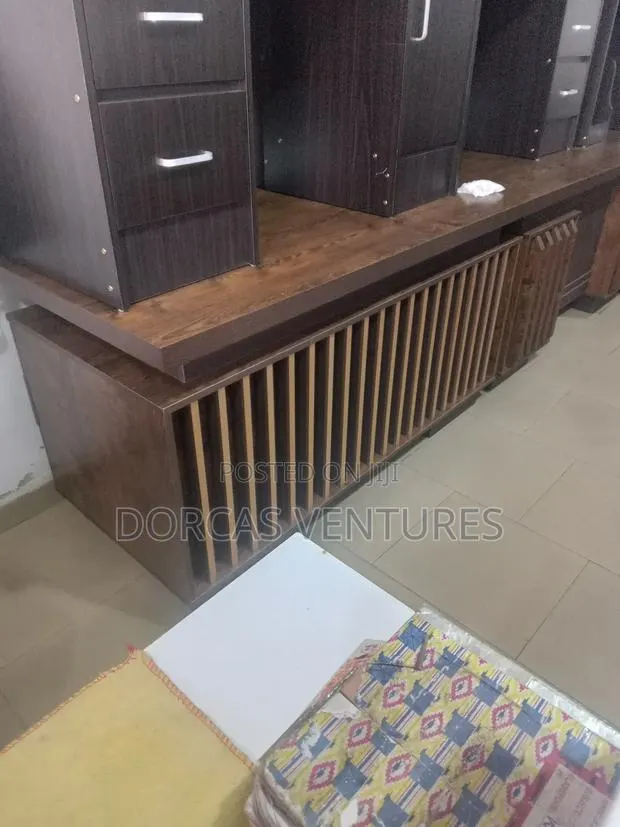 Executive Design Desk 1.4m Length · Photo 1
