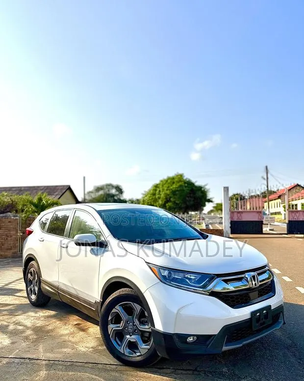 Honda CR-V 2019 White · Photo 1