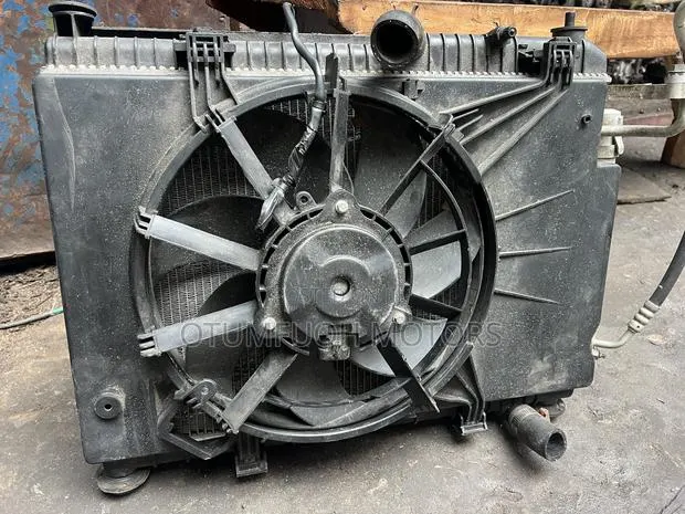 Ford Fiesta 2012 2013 2014 2015 2016 Complete Radiator (Water Tank) · Photo 1