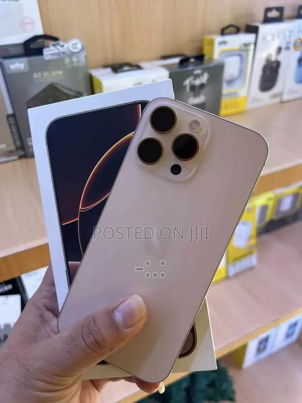 Apple iPhone 16 Pro Max 512 GB Gold · Photo 1