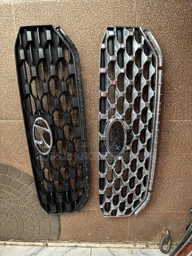 Front Grill Santafe 2022-2024 · Photo 1