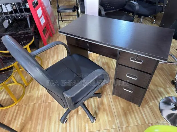 Office Table And Chair · Photo 1