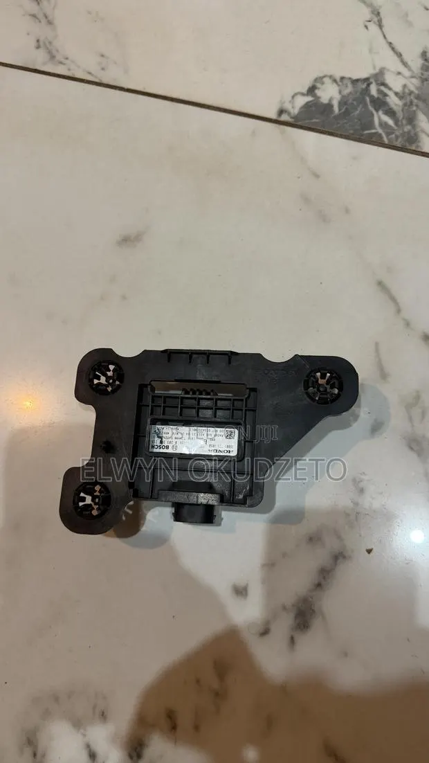 2019-2025 Acura RDX Radar Seat Locker · Photo 1