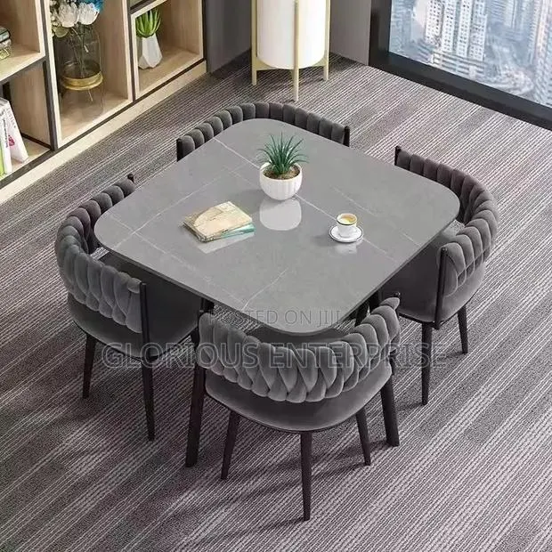4 People Classic Dinning Set · Photo 1