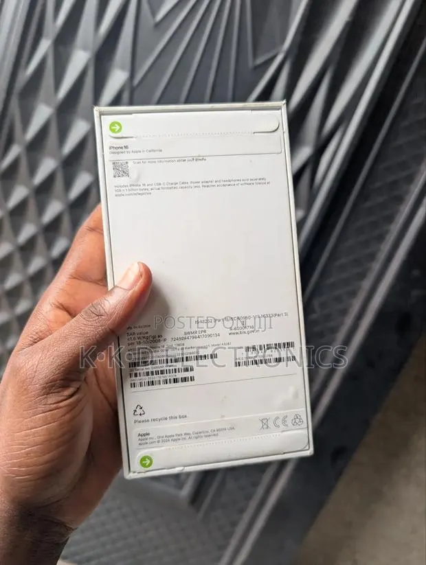 New Apple iPhone 16 128 GB · Photo 1