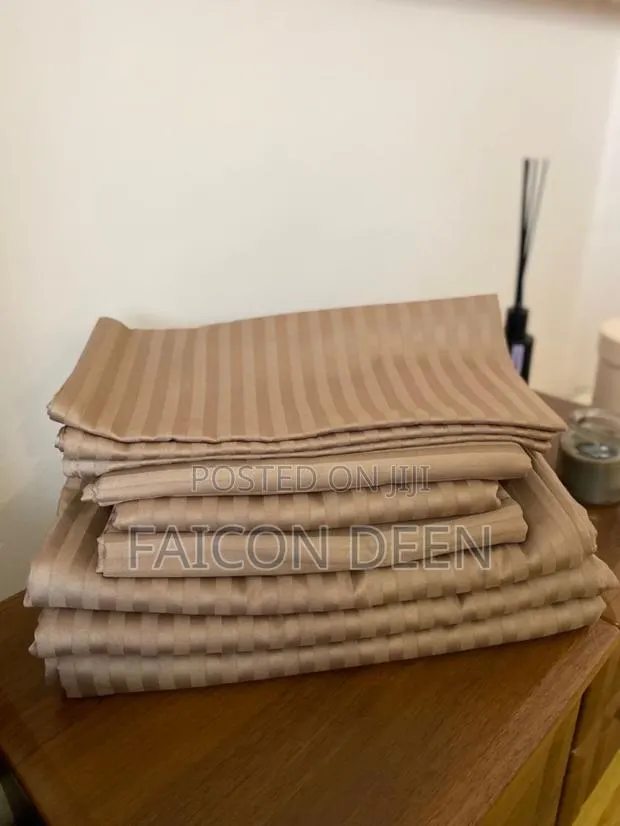 Premium Feel, Luxury Touch (Hotel 2 Pure Cotton Sheets,4 Pillow Cases · Photo 1