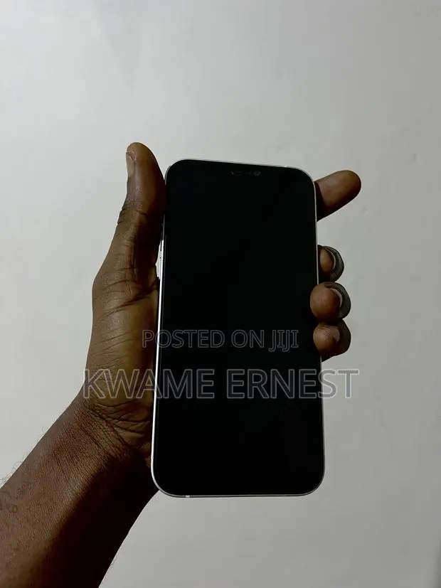 Apple iPhone 12 64 GB White · Photo 1