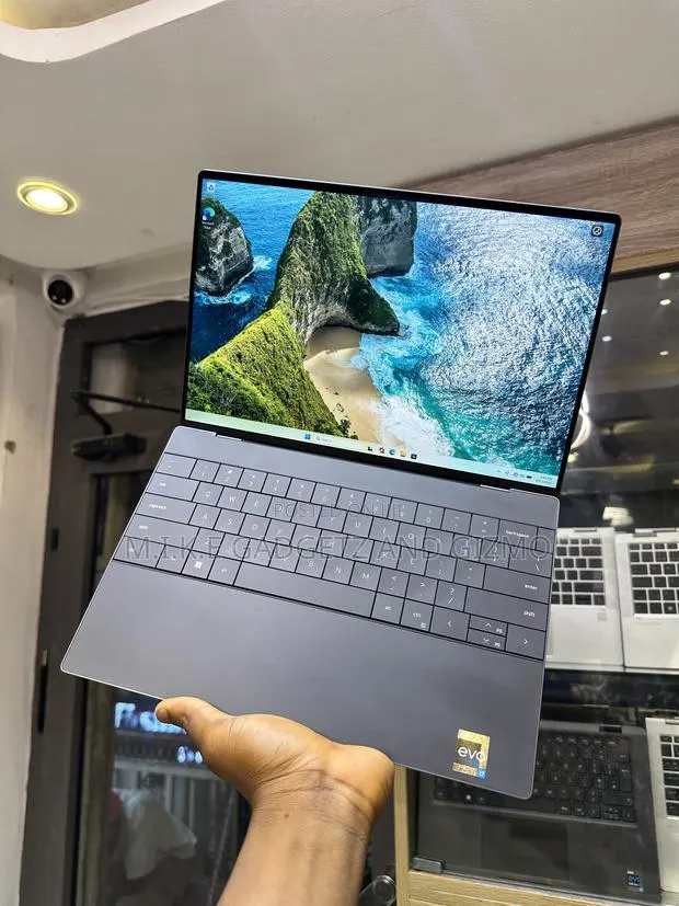 Laptop Dell XPS 13 9320 16GB Intel Core i7 SSD 512GB · Photo 1