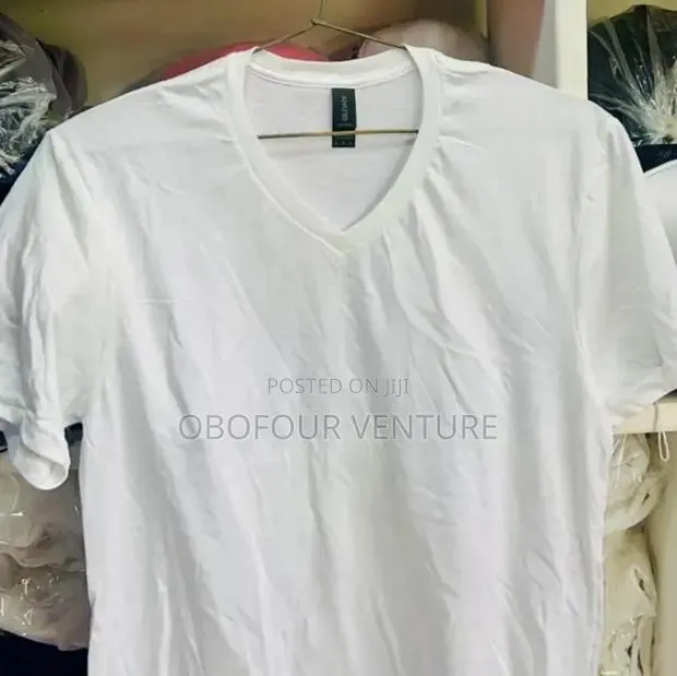 Quality v-Neck From Usa Gildan Brand v-Neck From Usa MLX · Photo 1