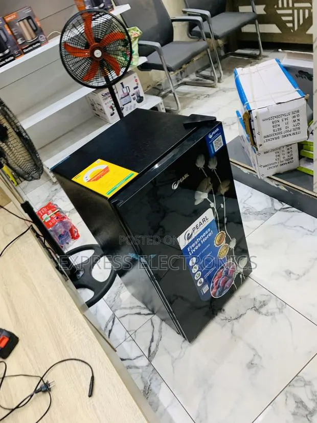 Spectacular Performance Black 80l Single Door Fridge Pearl · Photo 1