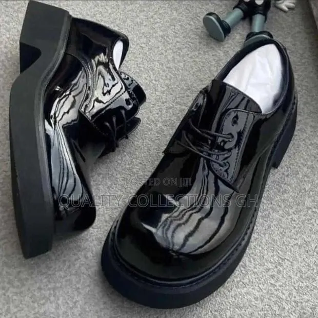 Balenciaga Luxury Authentic Shoe · Photo 1