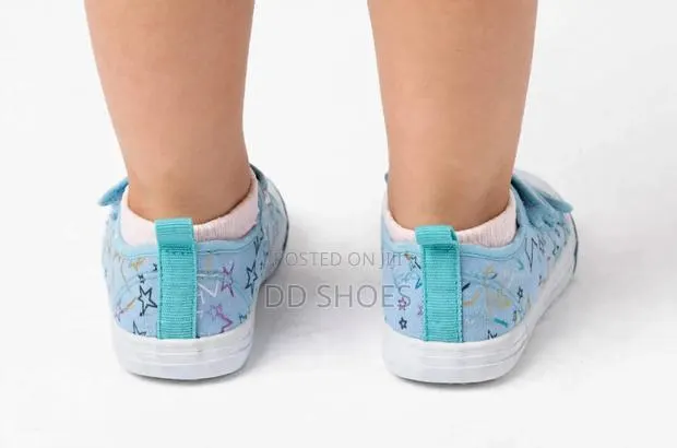 Light Blue Star Print Canvas Baby Shoes With Double Velcro Straps · Photo 2