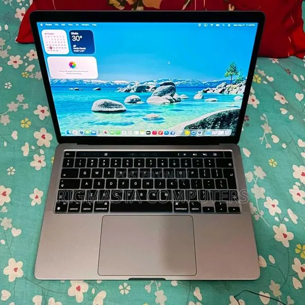 New Laptop Apple MacBook Pro 2019 16GB Intel Core i7 SSD 512GB · Photo 1